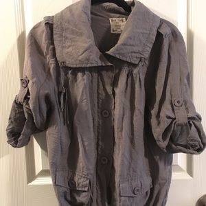 3/4 sleeve lightweight jacket. Great for layering!